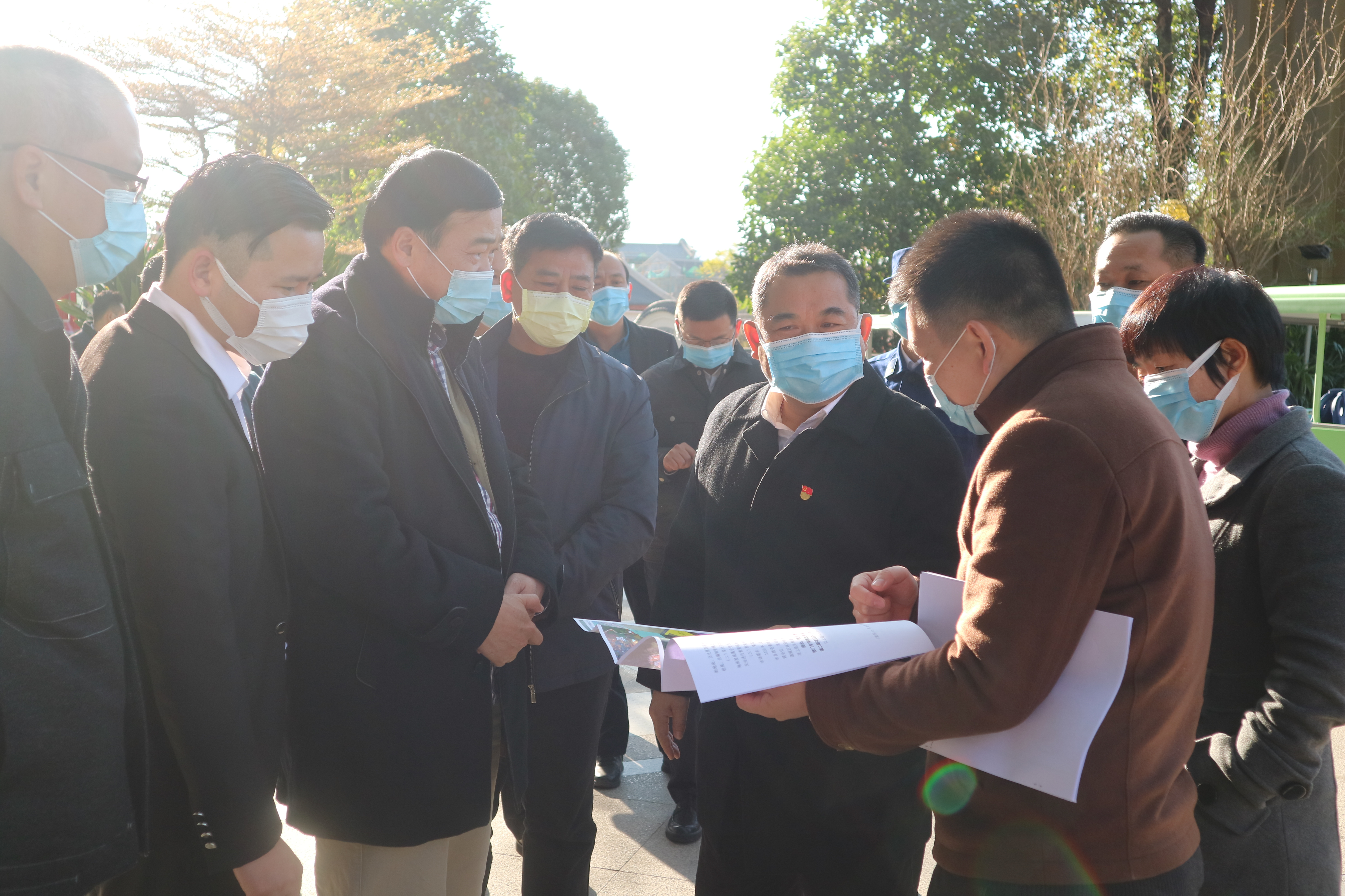 区委书记邓卓文带队检查客天下景区疫情防控及安全生产工作